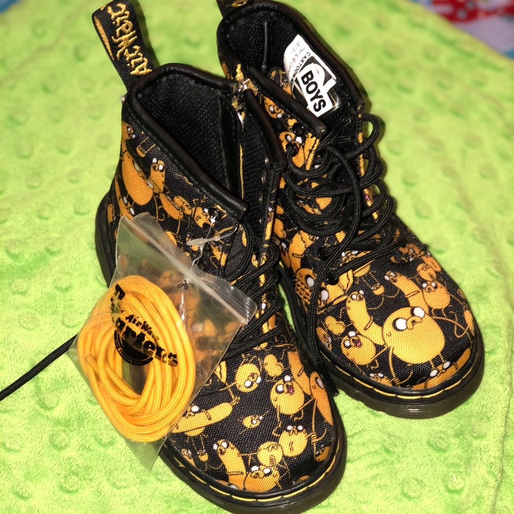 Kids Dr. Martens